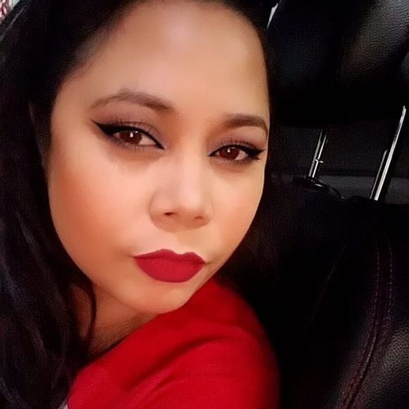 Meet your Posher, Amalia - Picture 2 of 2